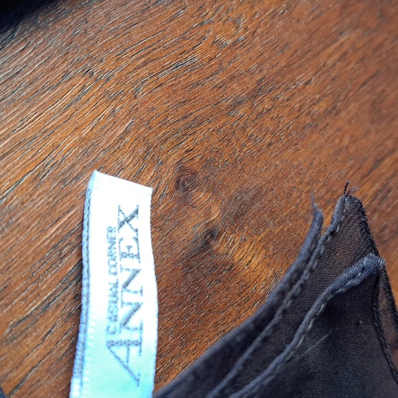 Annex Casual Corner made in Italy 100% silk pumpkin and leaves scarf - Picture 3 of 4